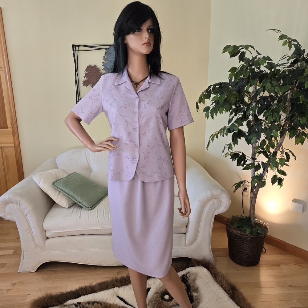 Alfred Dunner Lavender Skirt & Shirt Sleeve Embroidered Top Size 6 Petite